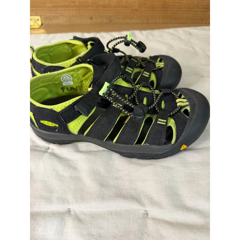 Keen Newport H2 Water Sandals Women Youth‎ SZ 5 Lime Green Outdoor Hiking Trail